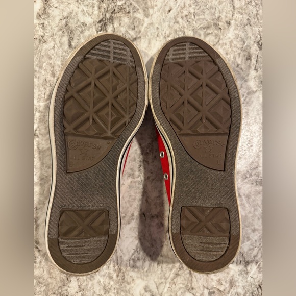 Red Converse - Picture 6 of 6